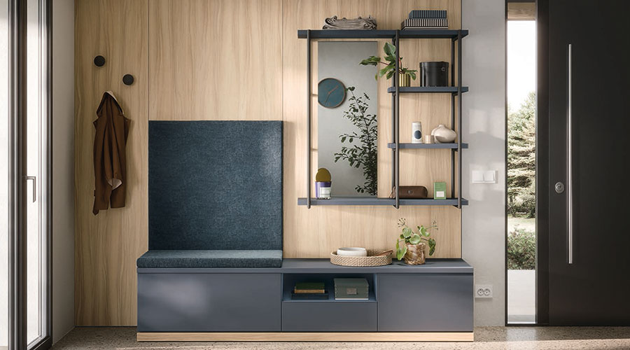 GARDEROBE. Der Eingang, der verschiedenen Bedürfnissen gerecht wird. Die Modularität und Kombinierbarkeit ist die Stärke von CINQUANTA3: Verschiedene modular aufgebaute Elemente ermöglichen eine individuelle Einrichtungsplanung und bieten eine Lösung für jedes Zuhause.  CINQUANTA3 NEU bei  Möbelhaus Wallnöfer in Naturns. 