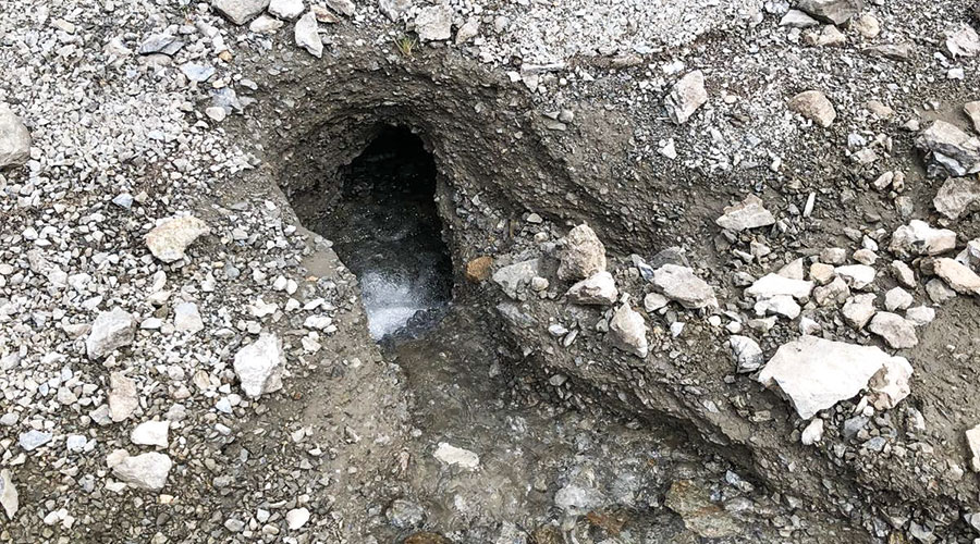 So groß ist der Trichter, durch den das Seewasser abfließt.