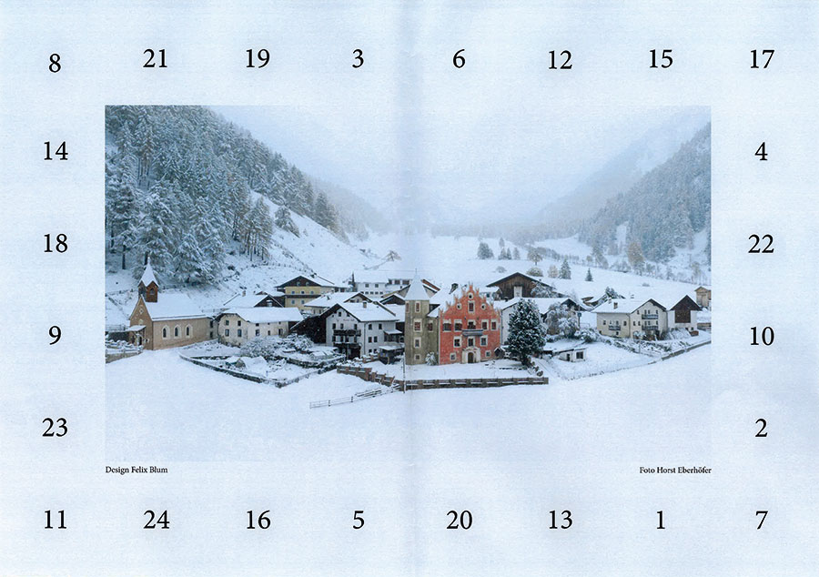 Das Kalenderblatt  auf dem die Sticker mit Abbildungen aus der Kirche und dem gräflichen Besitz eingeklebt werden können