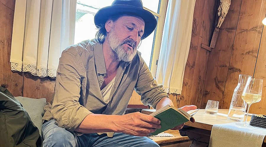 Hubert Scheibe: „Keine Lesung, eher eine Betrachtung, besser eine Erzählung“.