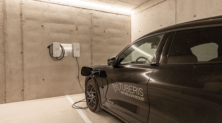 Regional Vom elektrischen Strom aus der hauseigenen Photovoltaik-anlage bis hin zu Lebensmitteln aus dem eigenen Bauernhof: Regionalität wird im Tuberis groß geschrieben