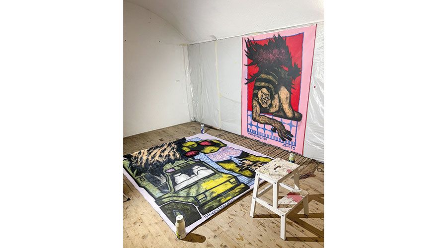 Am Boden liegend der Boxer und an der Wand “ohne Titel”