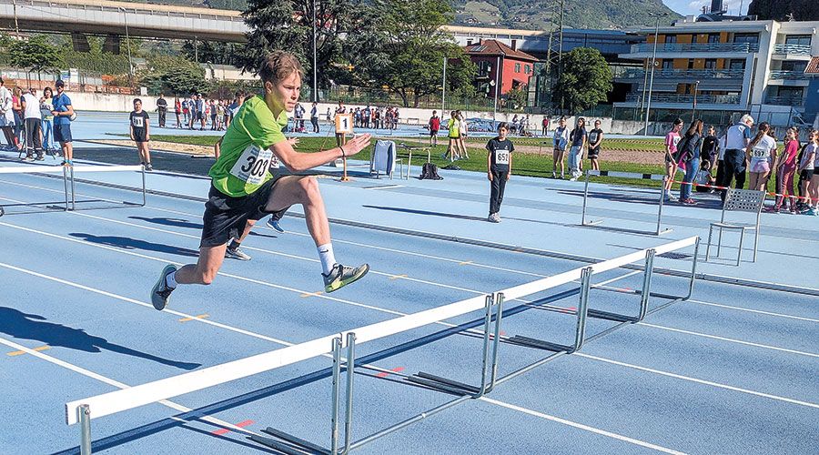 Daniel Moriggl beim Hürdenlauf