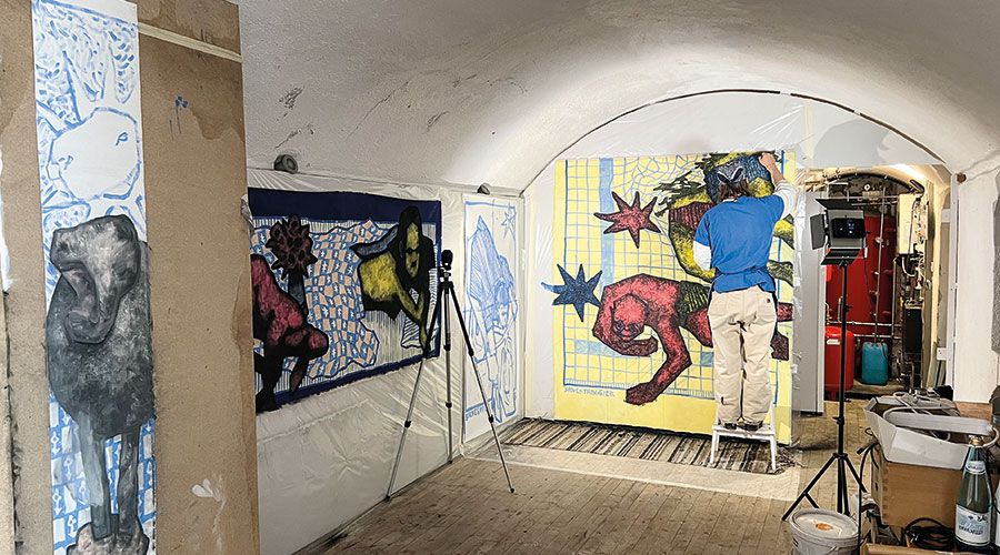 Philip Silvestro Geier arbeitet an der Schwimmbadszene