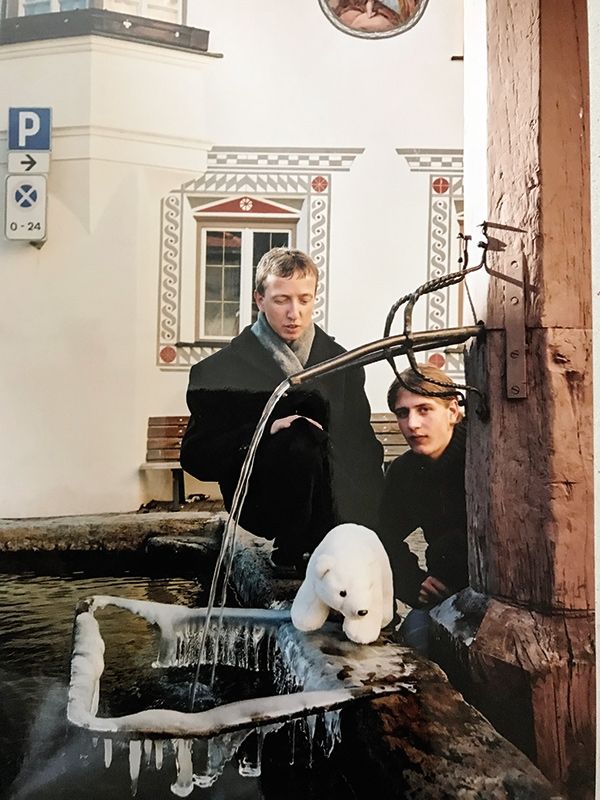 Die Gründung der Vinschger Eisbärengesellschaft 2003 in  Burgeis: Präsident Martin Trafoier (Kortsch) und sein Vize Martin Pobitzer (Mals)