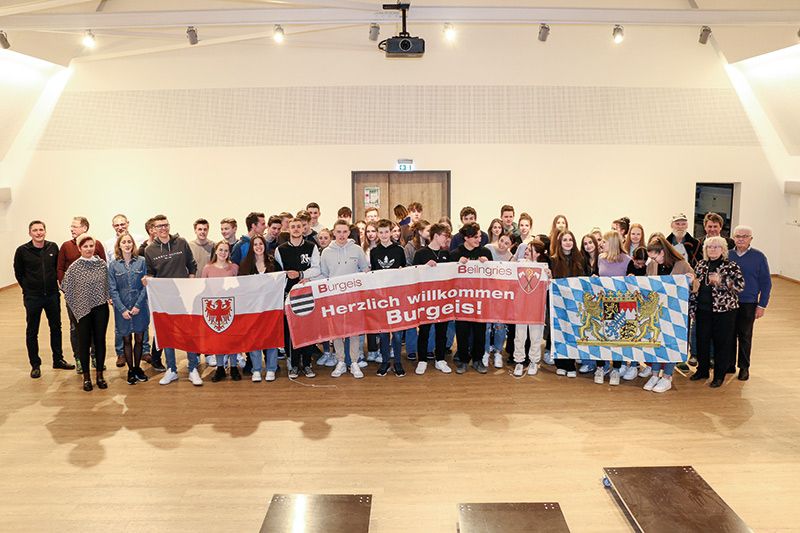 Der Schüleraustausch zwischen dem Gymnasium von Beilngries, Partnerstadt von Burgeis, und der Fachschule für Land- und Forstwirtschaft Burgeis und dem OSZ Mals. Die Schüler:innen und Begleitpersonen haben wertvolles Wissen und schöne Erfahrungen gesammelt und neue Freundschaften geschlossen.