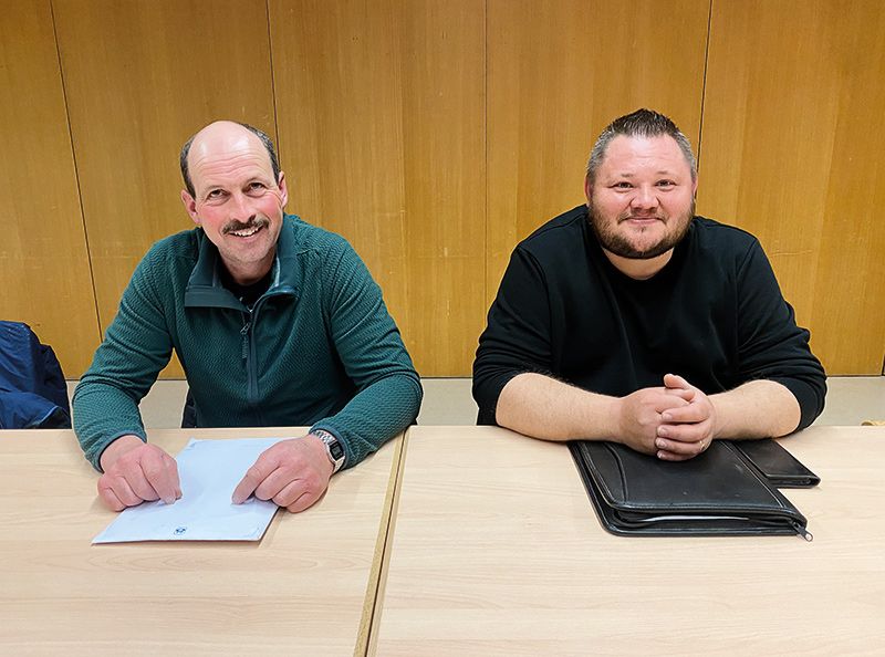 v. l.: Obmann Reinhard Tscholl und Kapellmeister Christian Ratschiller bei der diesjährigen Vollversammlung.
