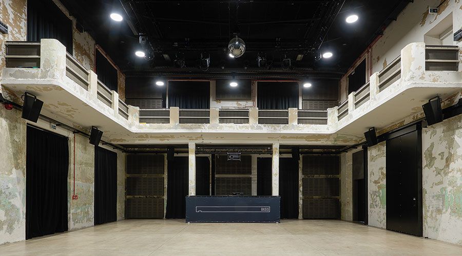 BASIS Vinschgau Venosta von Architekt Thomas Hickmann  Jury-Statement: „BASIS Vinschgau trägt in vielerlei Hinsicht zum zeitgenössischen architektonischen Diskurs bei. Hier entsteht eine neue Öffentlichkeit – nicht vollständig geplant, sondern praktiziert, erlebt, verhandelt. Aus der ehemaligen „Drusus Kaserne“ wird eine Infrastruktur des Austauschs.“ Foto: Jürgen Eheim