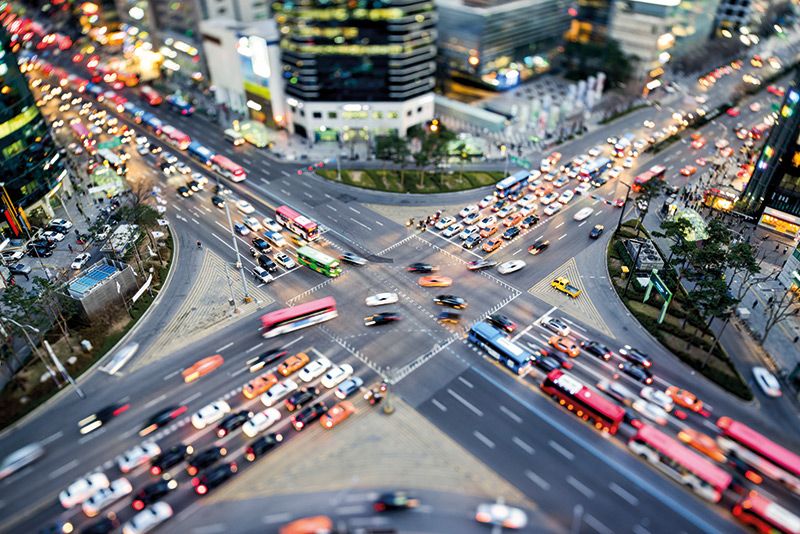Der Vekehr explodiert nicht nur Seoul:  Seit 1978 hat sich die Zahl der Autos  weltweit von 275 Millionen auf 1 Milliarde und 270 Millionen im Jahr 2022 in  44 Jahren vervierfacht. 