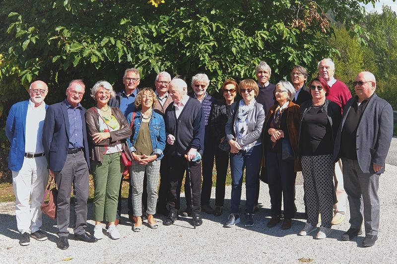 v. l.: Oskar Colcuc, Prof. Alfred Strimmer, Claudia Gurschler, Siegfried Wegmann, Irene Thöni,  Wolfgang Platter, Prof. Josef Feichtinger, Karl Tragust, Renate Oberperfler, Waltraud Folie, Andreas Fabi, Erika Santer, Franz Stimpfl, Erna Ritsch, Prof. Leonardo Pellisetti und Markus Westreicher. Garber Irmgard, Peter Piesch und der Fotograf Andreas Waldner sind nicht im Bild.