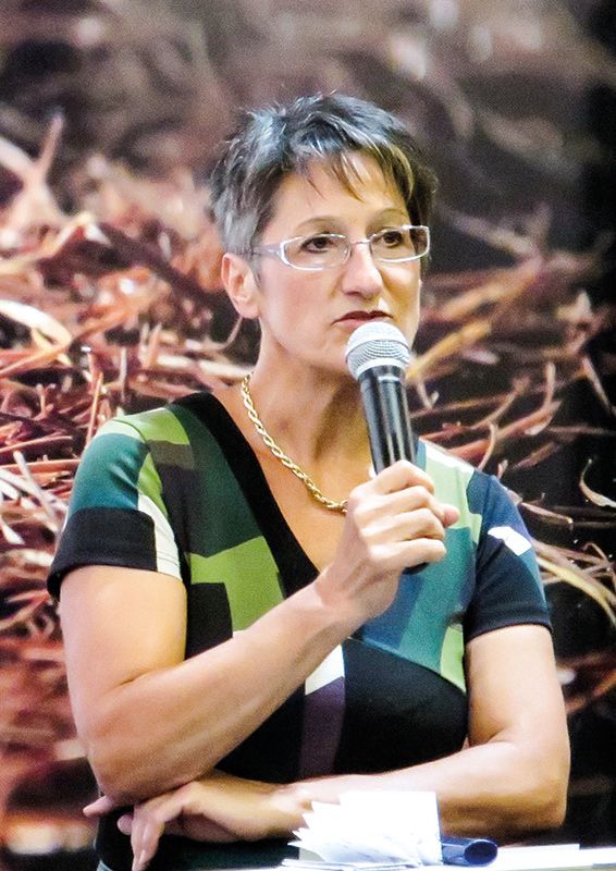 Eva Prantl, die Vorsitzende der Umweltschutzgruppe Vinschgau, musste letztes Jahr mehrere Vorträge über Videokonferenzen organisieren. Auch die Vollversammlung fand am 25.02. über die Plattform Zoom statt. 