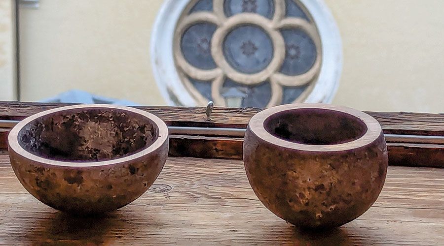 Als würden sie sich schon länger kennen - Stockners Bronzeschalen und St. Ulrichs Vierpass.