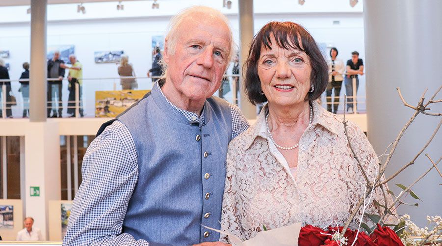 Der aus Schlanders stammende Künstler Ernst Müller mit seiner Frau Maria