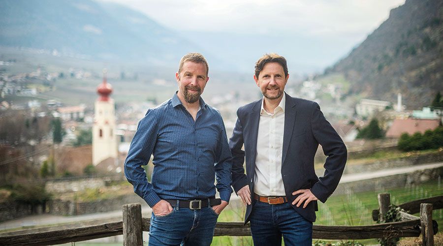 Schul- und Bildungsreferent Michael Ganthaler und Bürgermeister Zeno Christanell freuen sich darüber, den Kindergartenkindern von Naturns zeitgemäße Strukturen zur Verfügung stellen zu können.