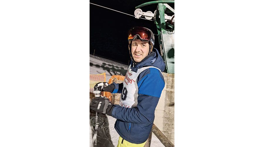 Der Präsident des Skiliftvereins Fabian Telser kurz vor dem Rennen- immer entspannt (Foto: Karin Thöni)