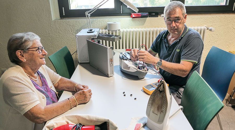 Repair Café – hier wird repariert und installiert