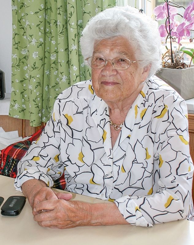 Luise Kofler Kaserer, geboren 1921 , wohnhaft in  Naturns:  „Mit meine 100 Johr hon i Noat, Elend und Kriag überstondn. Iatz wearn miar deis Corona Virus schun a nou übersteahn“.