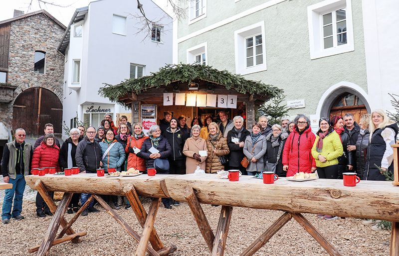 Symbolische Spendenübergabe des Loos’r Liachtls am 29. Dezember am Laaser Hauptplatz