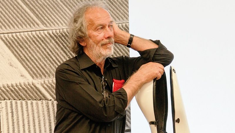 Gianni Bodini,  Schlanders  Am 20. November um 16.00 Uhr eröffnet er in der Gärtnerei Schöpf in Vetzan seine Ausstellung „Himmlische Bilder“ mit Musik und Glühwein. 