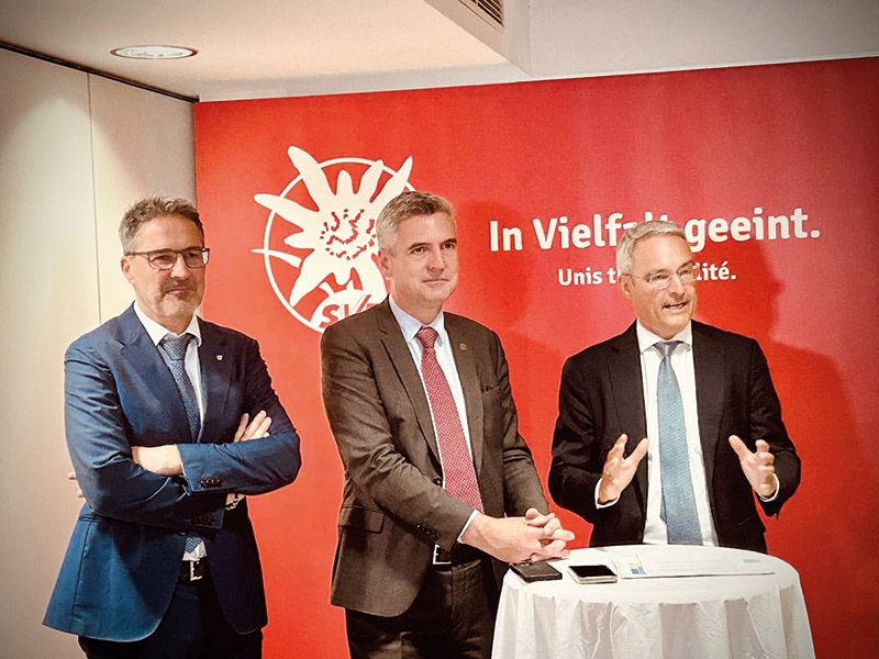Die Südtiroler Volkspartei war im Stande die eigenen Wählerinnen und Wähler zu mobilisieren; v. l. LH Arno Kompatscher, EU-Parlamentarier Herbert Dorfmann und SVP-Obmann Dieter Steger