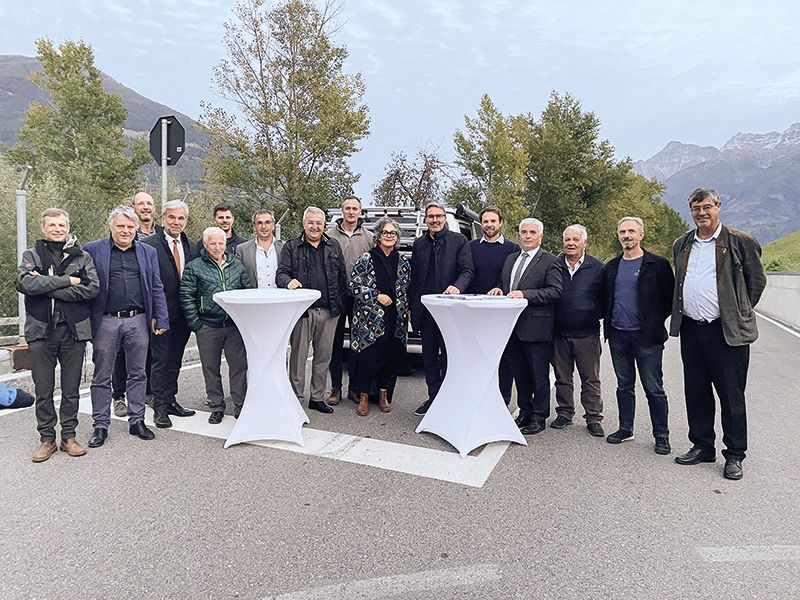 Vor den Wahlen wurde von der „Initiative Energie Vinschgau“ das Maßnahmenpaket für den Bereich der Energieerzeugung im Vinschgau als Positionspapier an LH Arno Kompatscher übergeben 