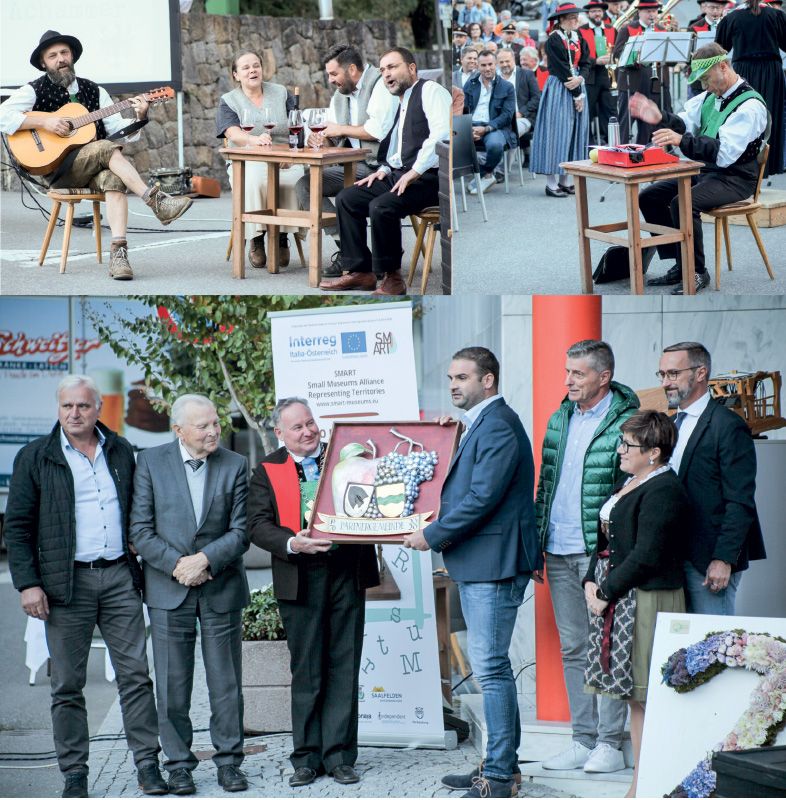 oben links: Die Volksbühne Partschins setzt die Enttäuschung Peter Mitterhofers bei der Rückkehr aus Wien und das Umschwenken zu Unterhaltung in Szene.  oben: Felix Schweizer bei der Uraufführung des Peter Mitterhofer Jubiläumsmarsches  links: Äpfel in Partschins - Trauben in Kleinkarlbach in Rheinland Pfalz: Geschenk für die Gemeinde Kleinkarlbach