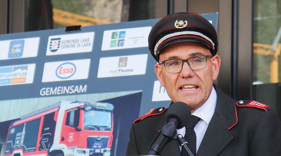 « Das neue Gerätehaus ist ein Ort der Begegnung, wo der Jugend Hilfe am Nächsten beigebracht wird. Hier entwickelt sich der Geist des Helfens. BFP-Untervinschgau Roman Horrer