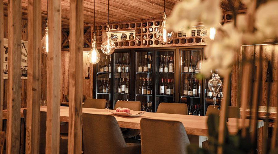 Wein und Fitness.  Geselligkeit findet im Tuberis in offenen Räumen statt. Sogar aus dem Fitenssraum hat man einen prächtigen Ausblick in richtung Münstertal