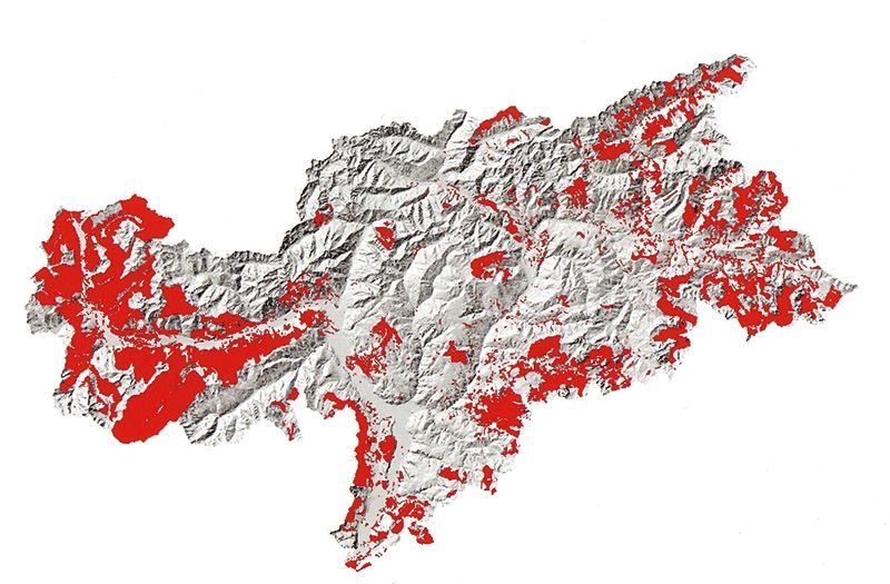 Die Karte der Gemeinnutzungsgüter in Südtirol lässt ahnen, wie groß der Flächenanteil ist, der grundbücherlich  für die Allgemeinheit angemerkt ist. Bildquelle: Buch „Gemeinschaftlicher Besitz“ SBB 2016, Athesia