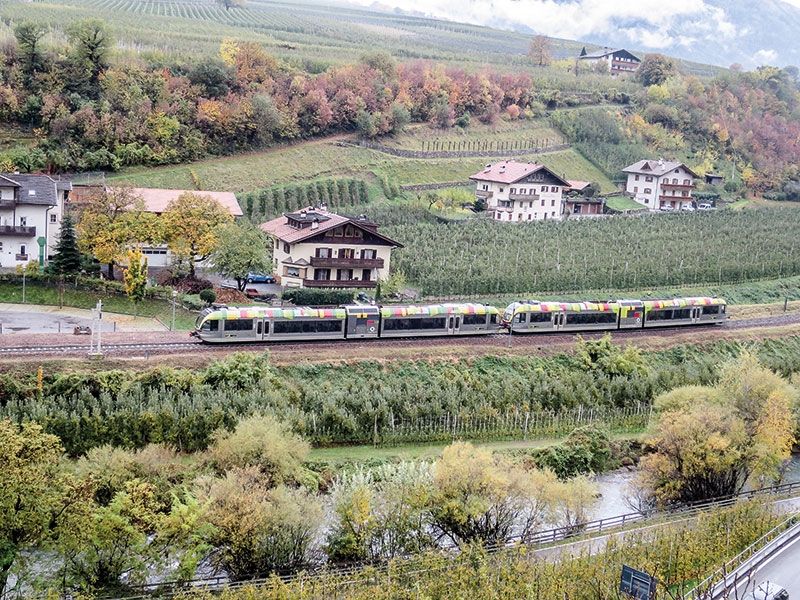 30 Jahre wurde gekämpft bis 1906 die alte Bahn fuhr, 15 Jahre nach der Schließung fuhr die neue Bahn erstmals am 05.05.2005  und nun, nach 15 erfolgreichen Jahren wird die Bahn elektrifiziert. 