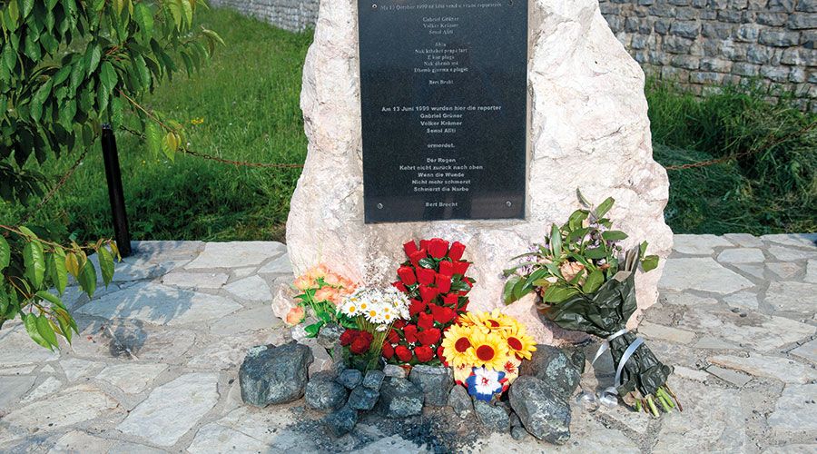 Gedenktafel am Dulje Pass im Kosovo