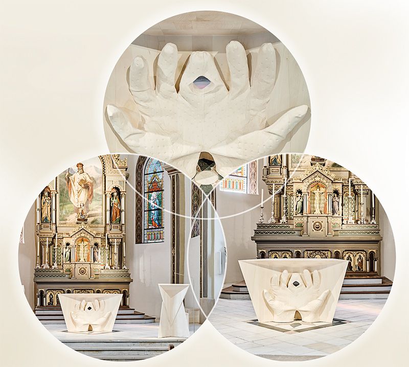 Die künstlerische Gestaltung von Michael Fliri  links: Gesamtansicht des Altarraums mit Ambo und Altar in der Pfarrkirche  zum hl. Valentin in Nauders;  Fotos: David Schreyer