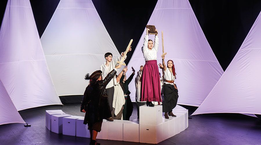 Die Juvi-SpielerInnen sorgten vor Weihnachten für magische Momente für das Publikum